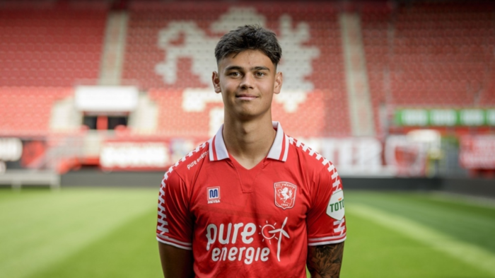 PSV vs FC Twente: Kans Mees Hilgers Kembali Starter