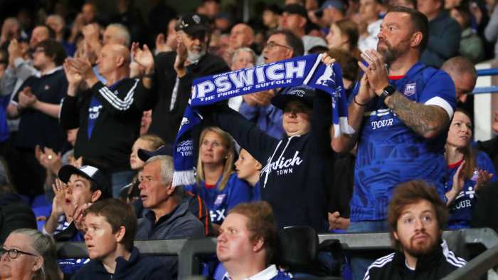 Ipswich Town vs Crystal Palace, Menang, The Eagle Menjauh dari