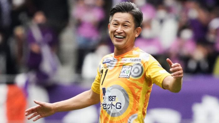 Pemain Jepang pertama di Liga Inggris umumkan pensiun di usia