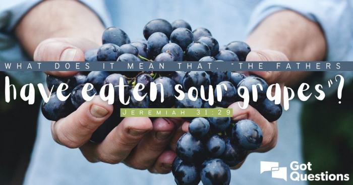 Grapes eating eve traditions midnight years year spain twelve world weirdest weird knowinsiders around one fodors Apa Arti 12 Buah Anggur di Bawah Meja? Menyelami Makna Tradisi