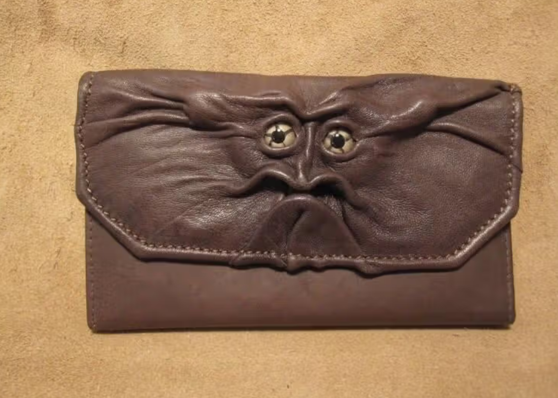 5 Dompet Paling Nyeleneh yang Pernah Dibuat, Berani Pakai